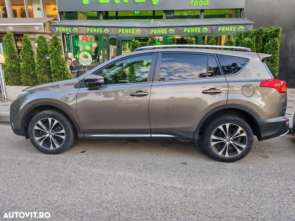 Toyota RAV4 2.2 D-4CAT 4WD Aut Luxury 18" - 5