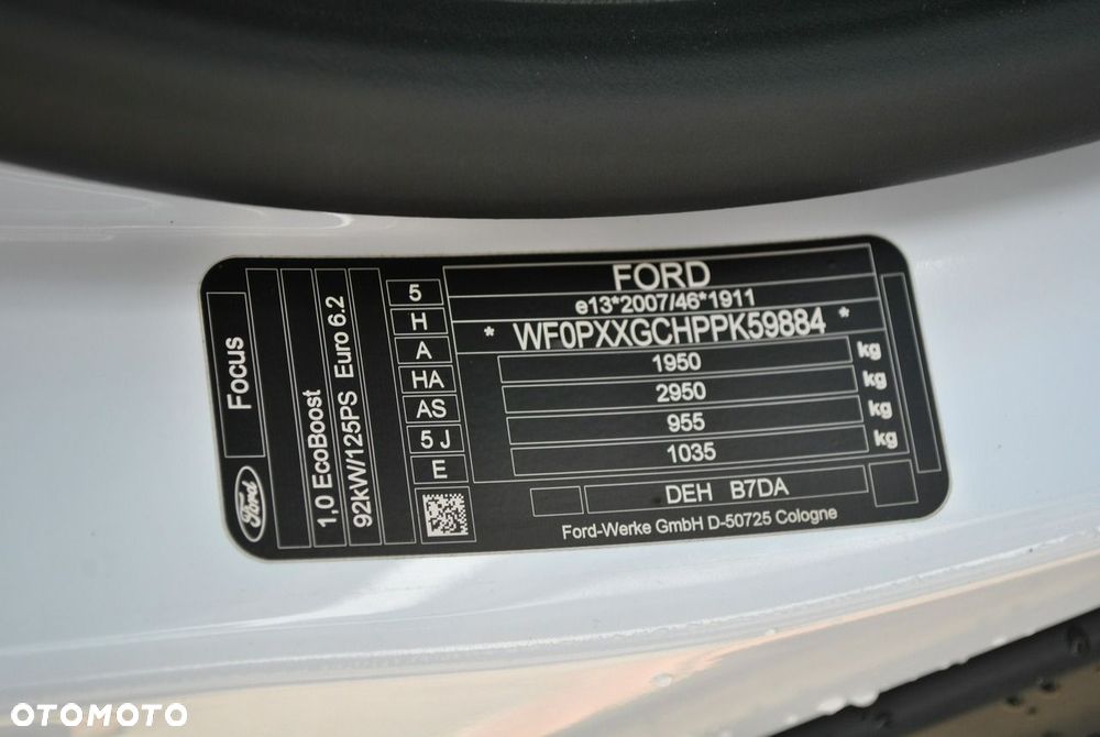 Ford Focus 1.0 EcoBoost Titanium - 24