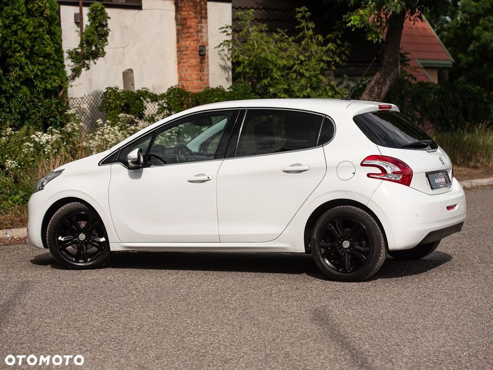 Peugeot 208 120 VTI Intuitive - 10