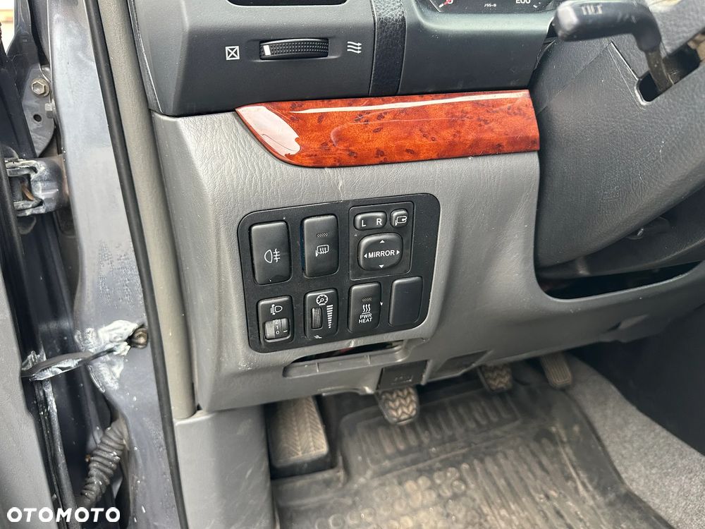 Toyota Land Cruiser - 15