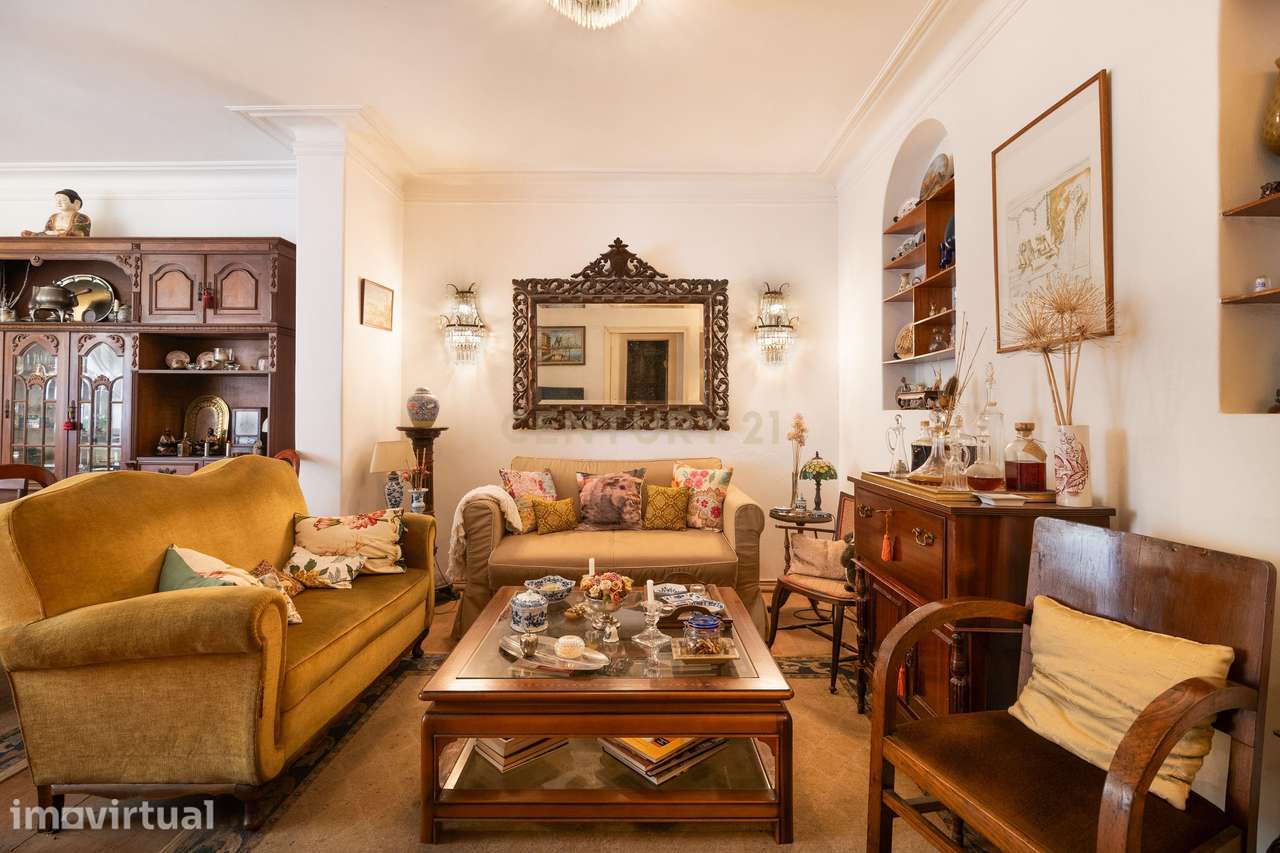 Apartamento T4+2 com logradouro de 187,75 m² na Estrela - Grande imagem: 3/54