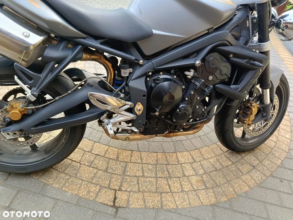 Triumph Street Triple - 4