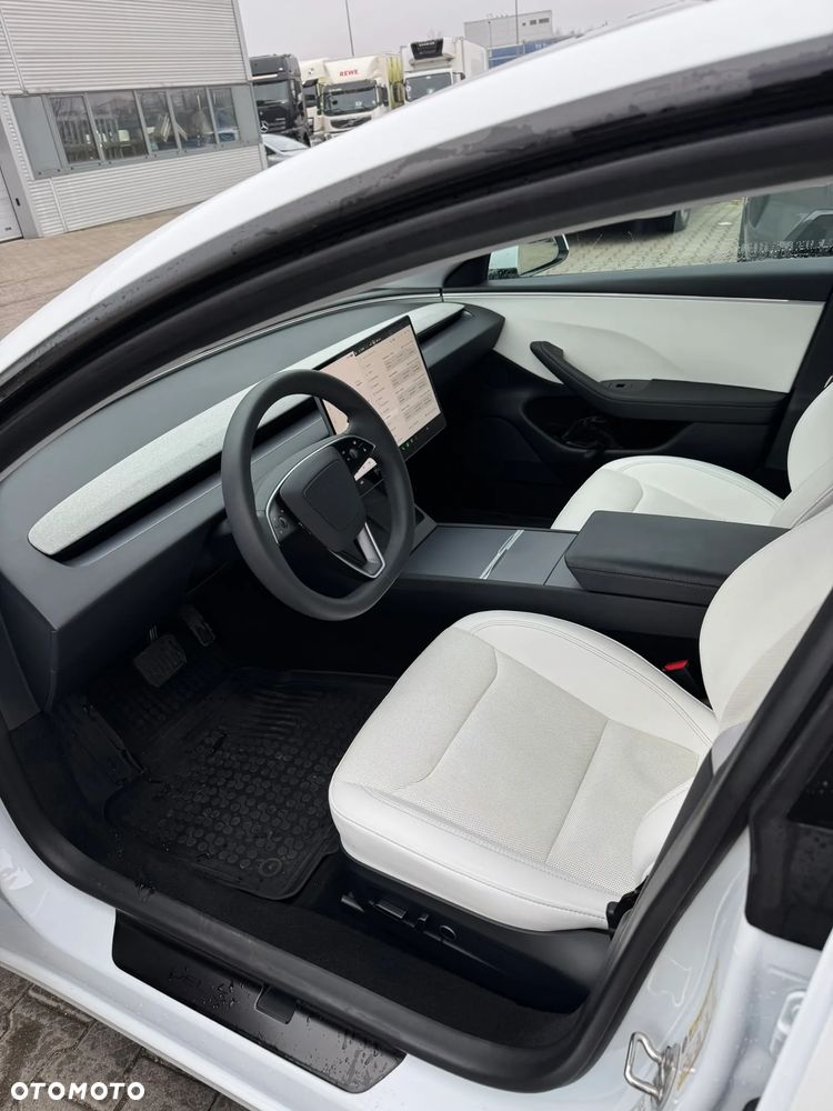 Tesla Model 3 Long Range AWD - 4