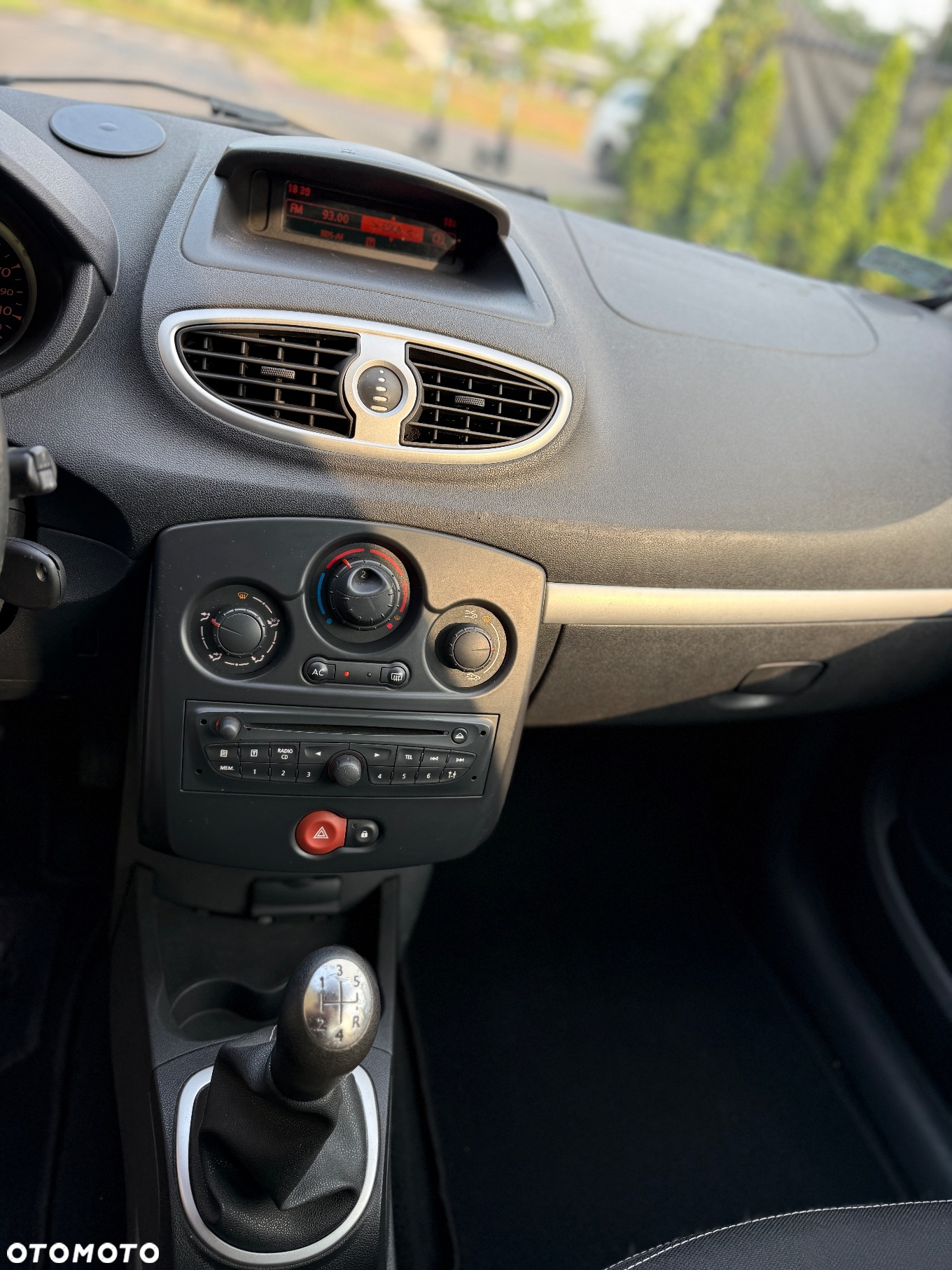 Renault Clio - 11
