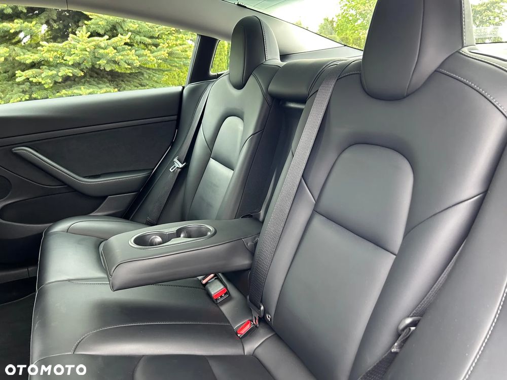 Tesla Model 3 - 29