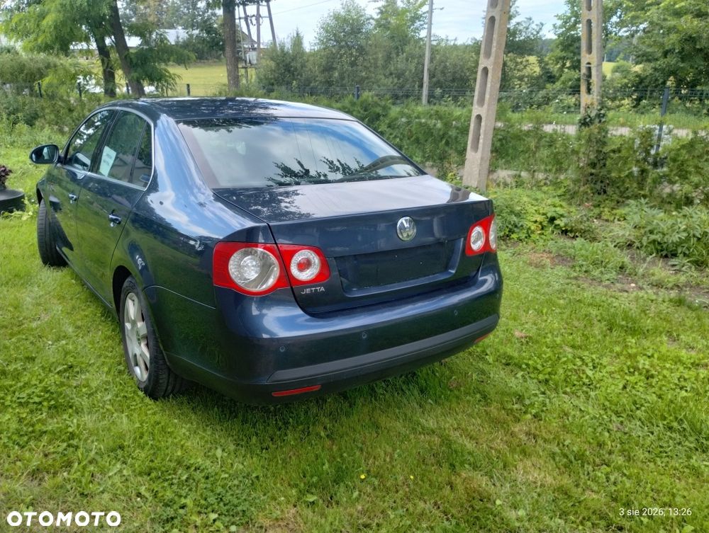 Volkswagen Jetta - 3