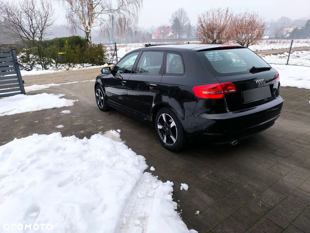 Audi A3 Sportback 1.6 TDI DPF Ambition - 5
