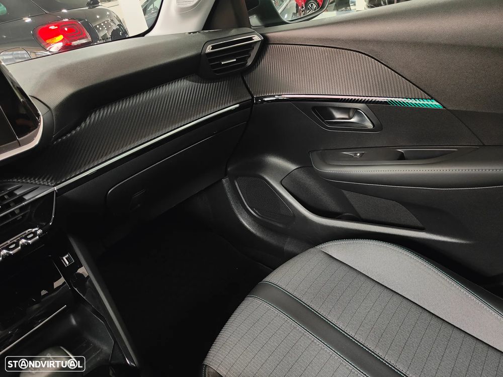 Peugeot 208 1.2 PureTech Allure Pack - 42