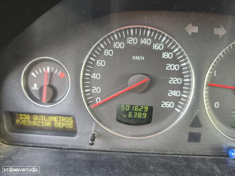 Volvo XC 70 D5 Nivel 2 Auto. - 7