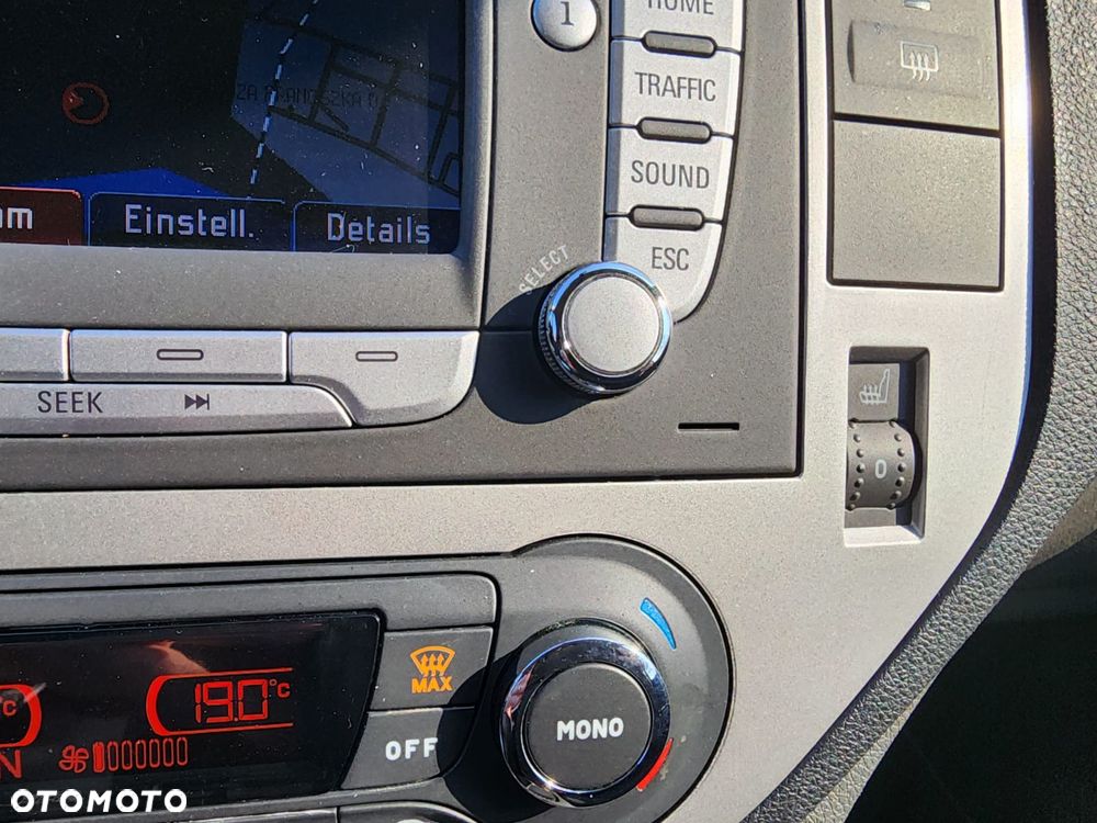 Ford C-MAX 2.0 Ghia - 24