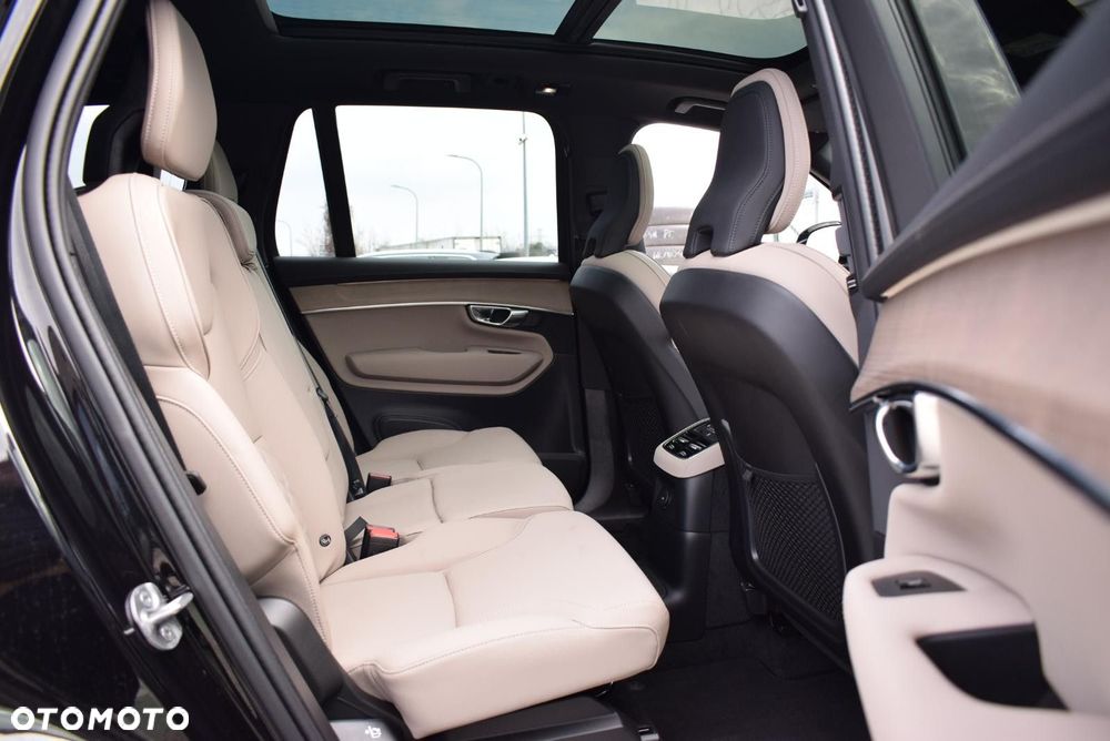 Volvo XC 90 - 23