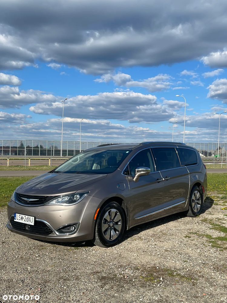 Chrysler Pacifica - 6