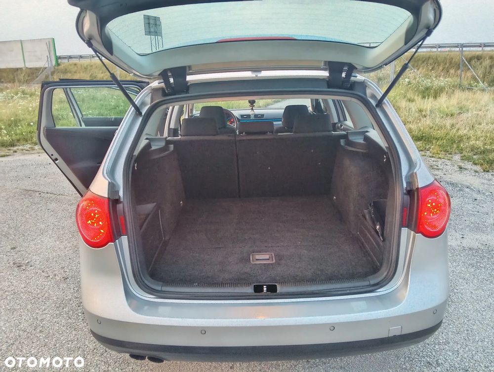 Volkswagen Passat 2.0 TDI Comfortline DSG - 4