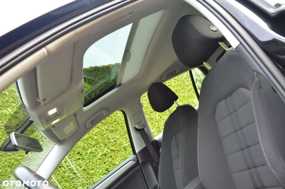 Volkswagen Golf - 11
