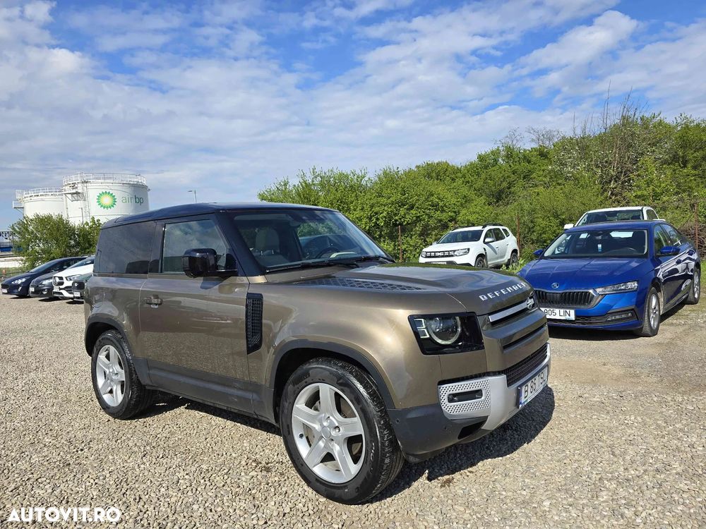 Land Rover Defender - 3