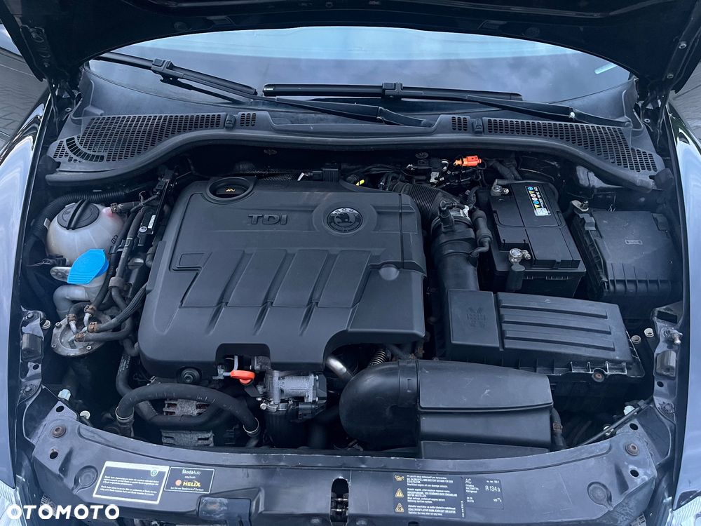 Skoda Octavia 2.0 TDI CR DPF RS - 16