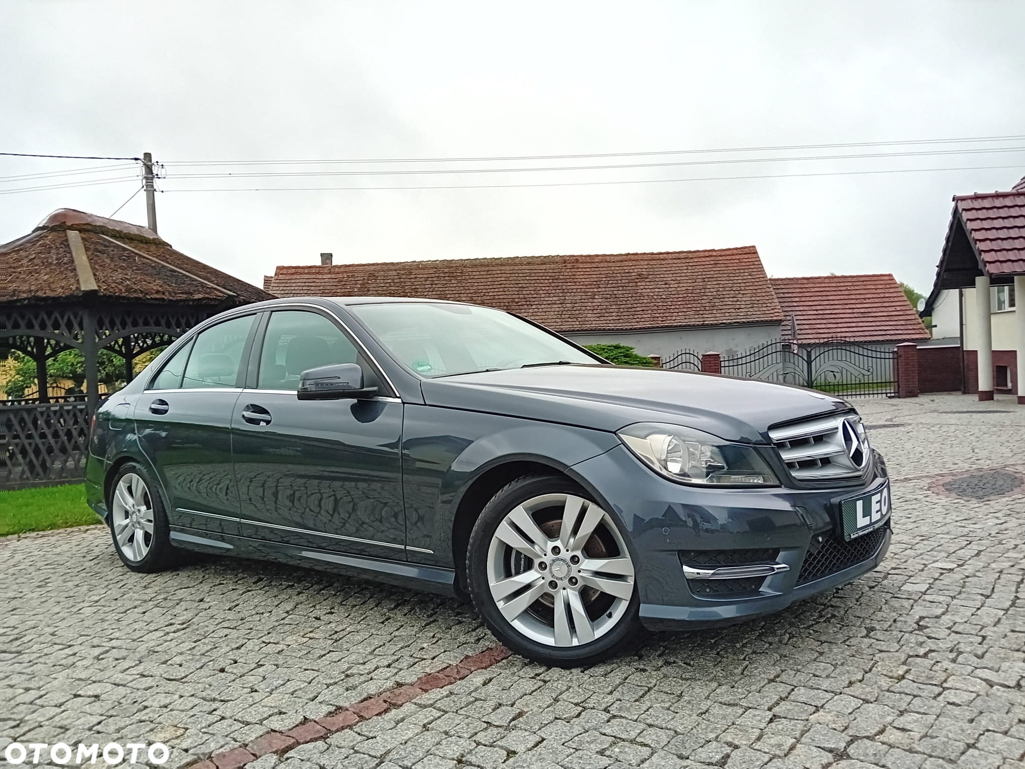 Mercedes-Benz Klasa C 180 CGI BlueEff Avantgarde - 3