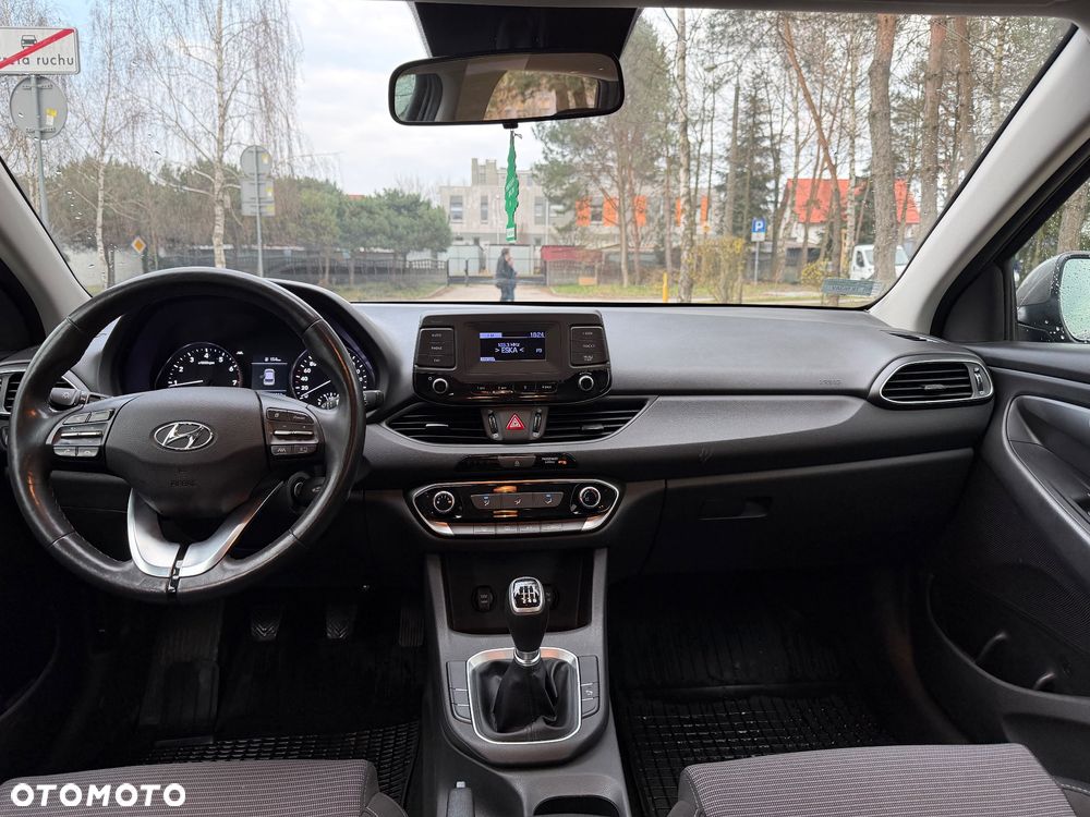 Hyundai i30 1.5 DPI Classic + - 9