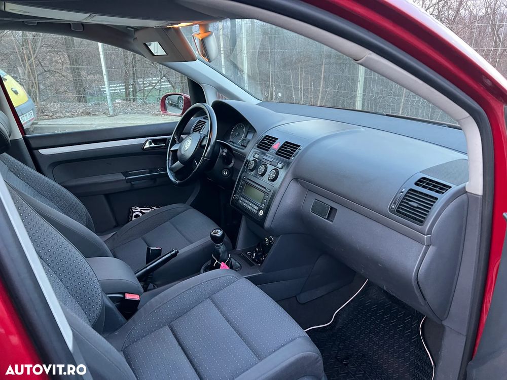 Volkswagen Touran 1.9 TDI Conceptline - 9