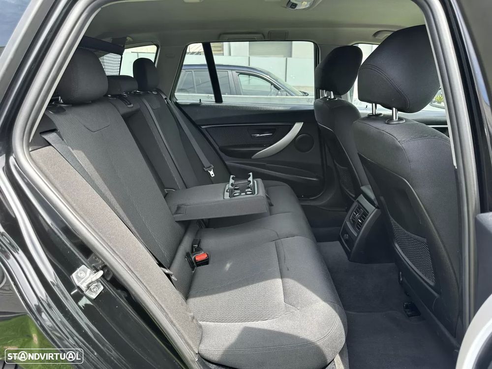 BMW 318 d Aut. Sport Line - 57