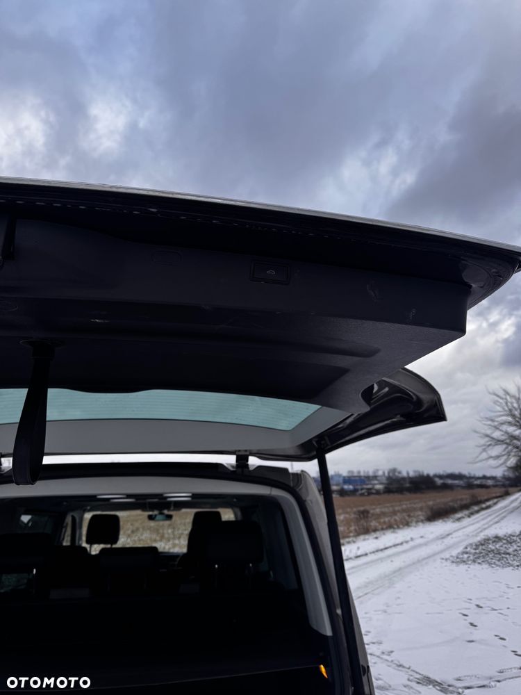 Volkswagen Multivan - 14