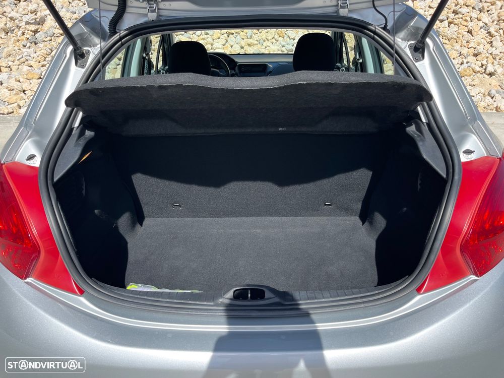 Peugeot 208 2013 photo 5