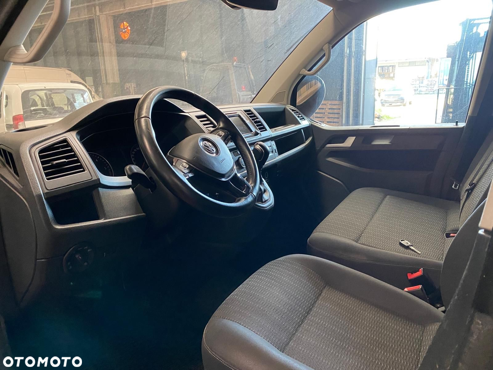 Volkswagen Caravelle 2.0 TDI L2 Style - 5