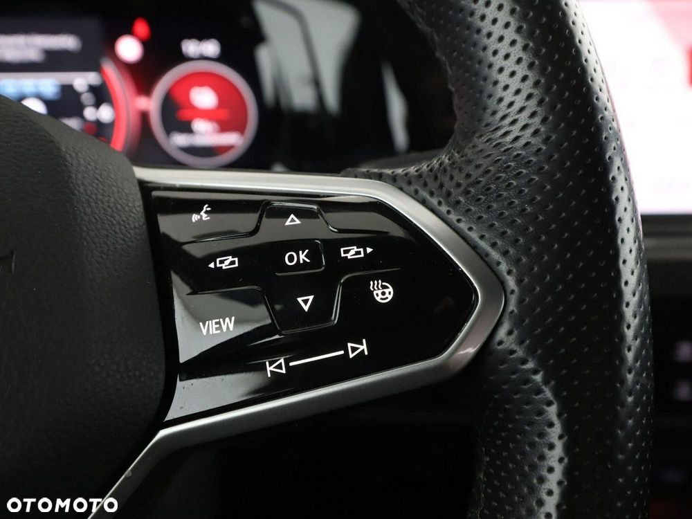 Volkswagen Golf - 33