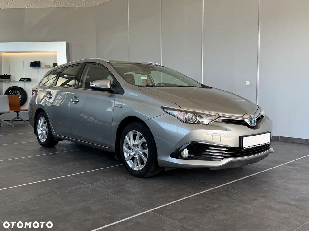 Toyota Auris Hybrid 135 Premium - 8
