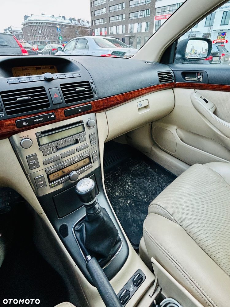 Toyota Avensis 2.2 D-4D Prestige - 6