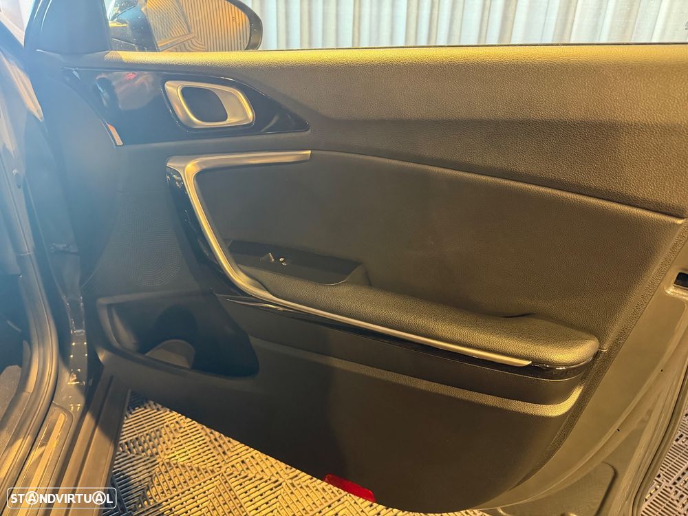 Kia XCeed 1.6 GDi PHEV First Edition - 29