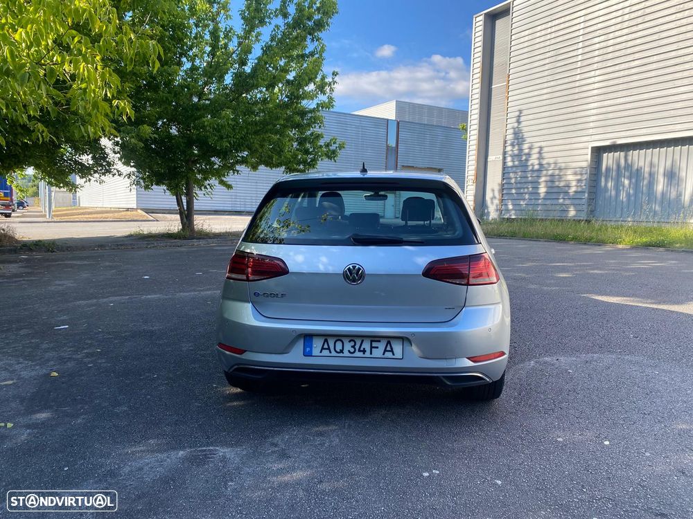 VW e-Golf - 11