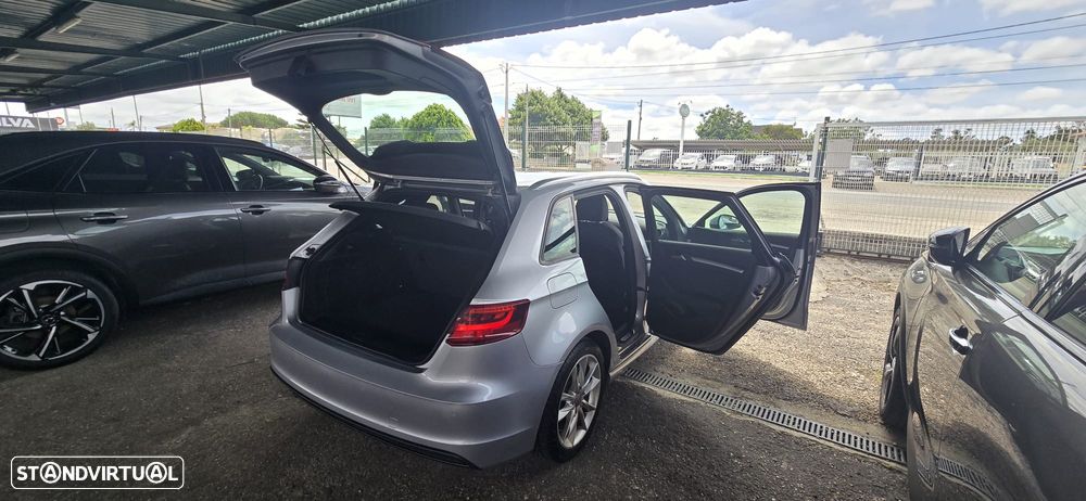 Audi A3 Sportback 1.6 TDI S-line - 31