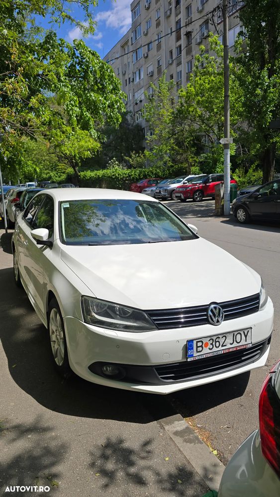 Volkswagen Jetta 1.2 TSI Comfortline - 1