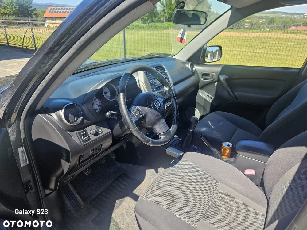 Toyota RAV4 2.0 D-4D 4x4 - 10