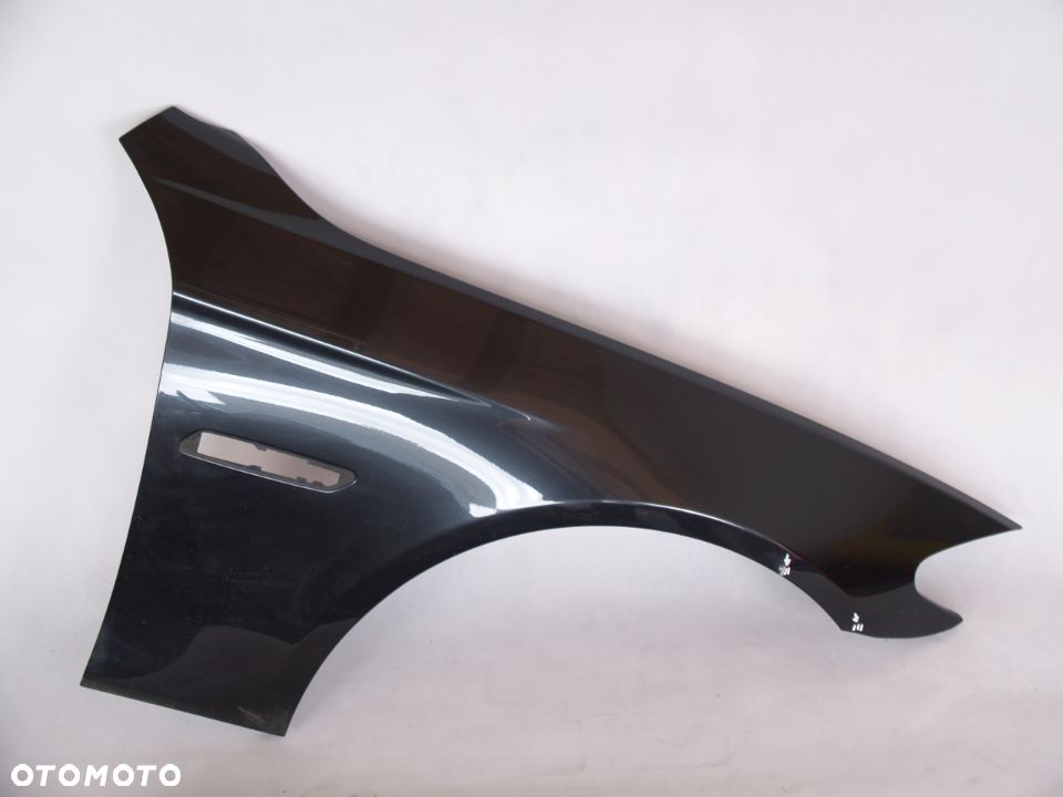 BMW 5 Blotnik prawy V F10 11r