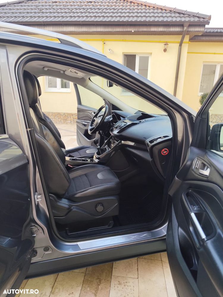 Ford Kuga - 10