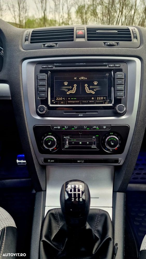 Skoda Octavia 2.0 TDI RS - 38