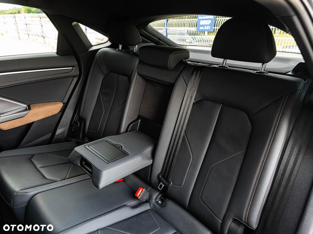 Audi Q3 Sportback 35 TDI S tronic S line - 28