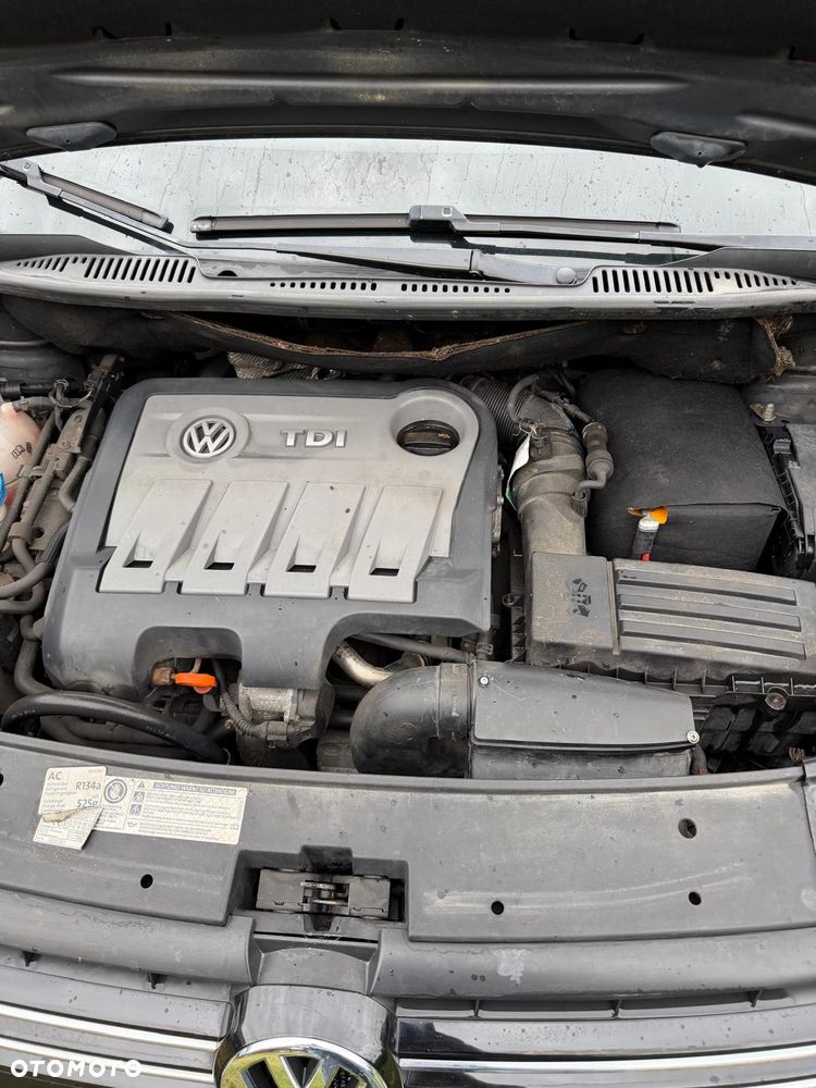 Volkswagen Touran 2.0 TDI DPF Highline - 16