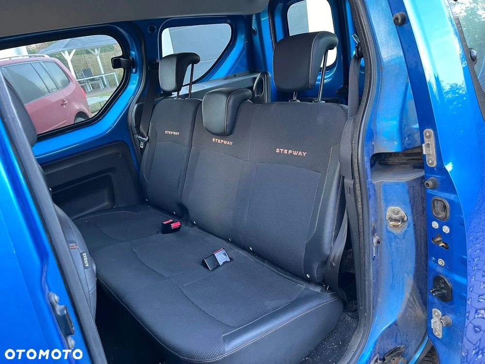 Dacia Dokker TCe 115 Stepway Celebration - 13