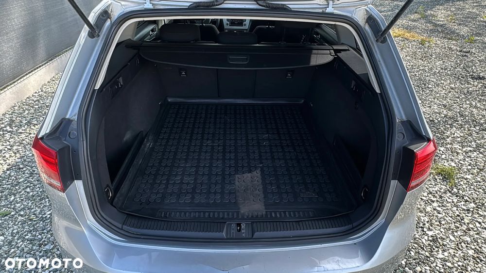 Volkswagen Passat 1.6 TDI (BlueMotion Technology) DSG Comfortline - 26
