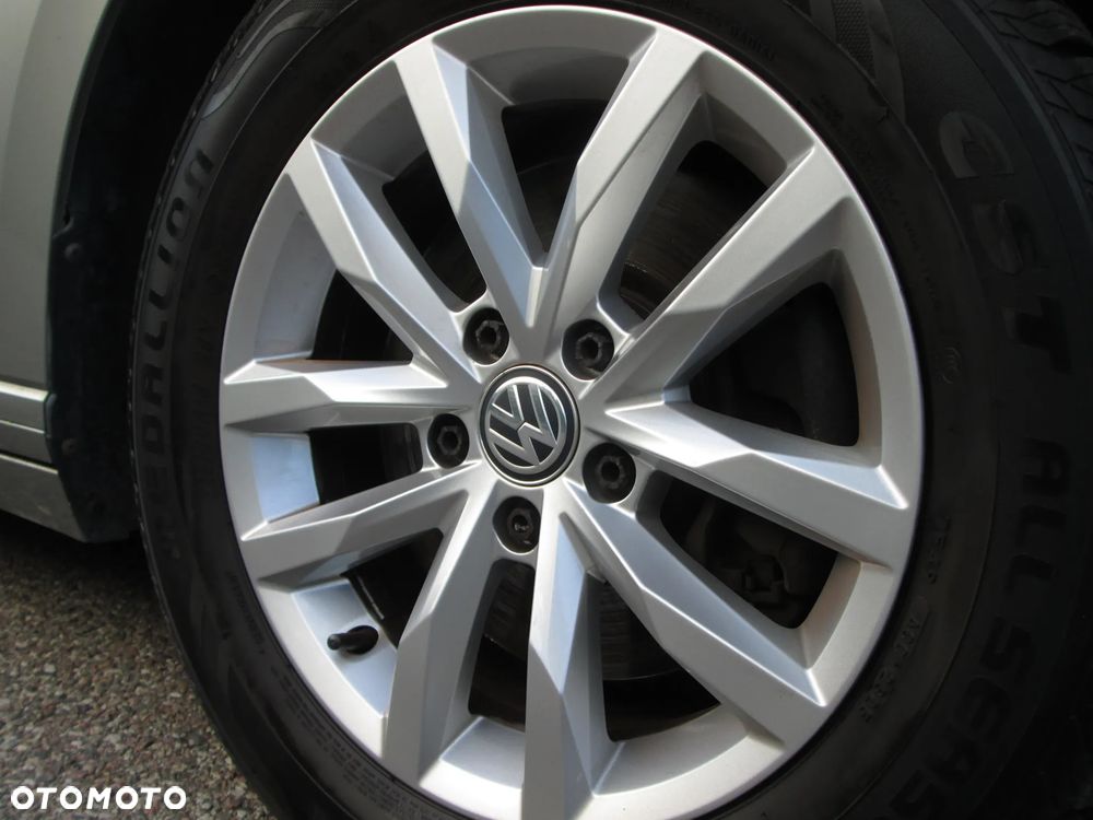 Volkswagen Passat Variant 2.0 TDI (BlueMotion Technology) Highline - 12