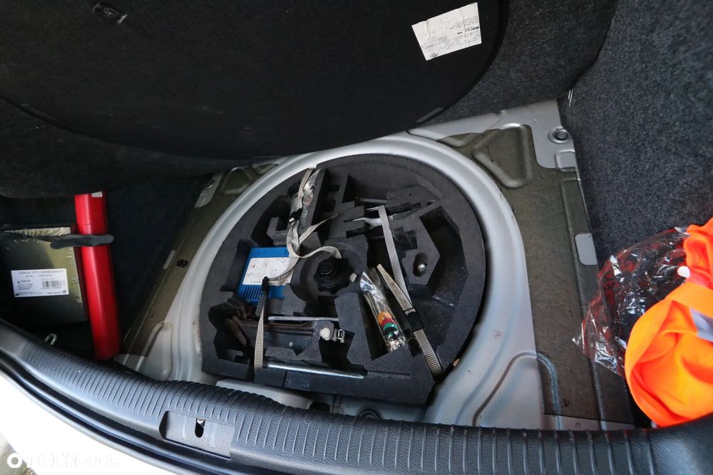 Volkswagen Golf 1.6 Trendline - 28