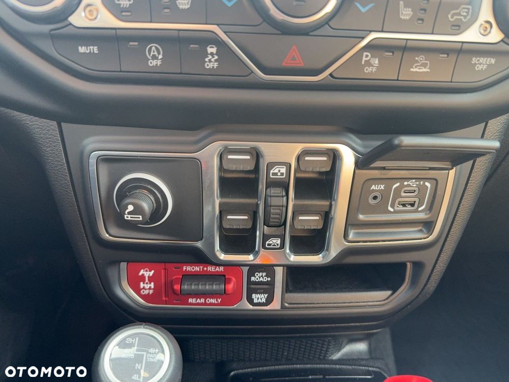 Jeep Wrangler - 25