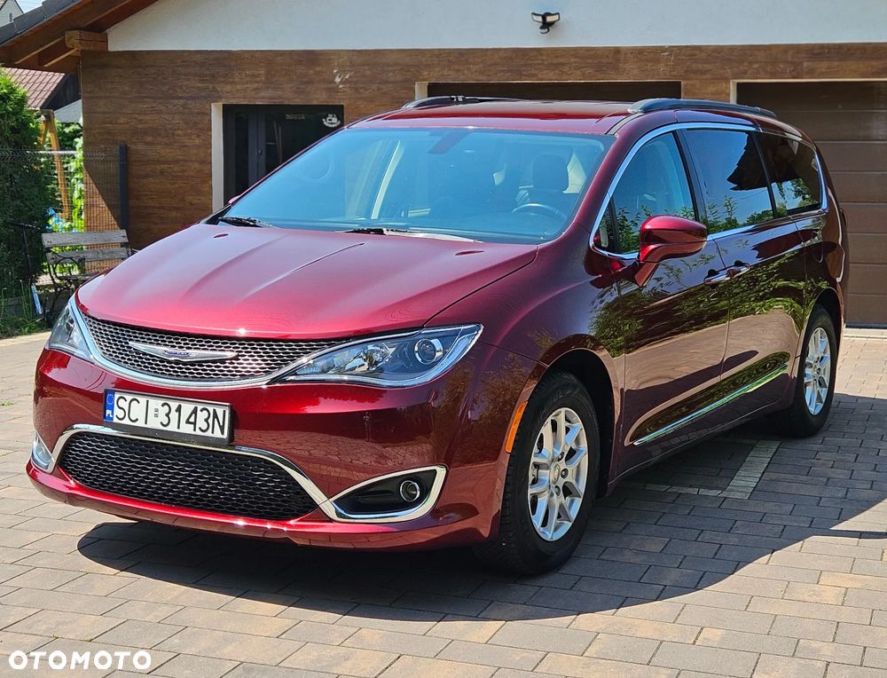 Chrysler Pacifica - 4