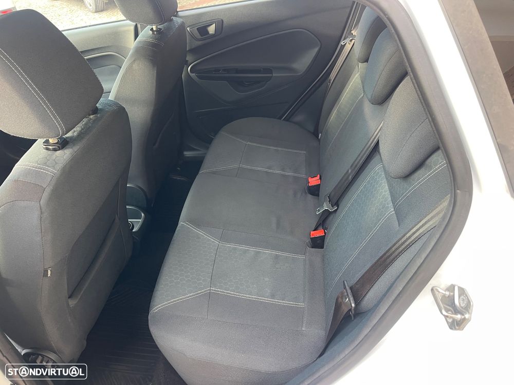 Ford Fiesta - 9