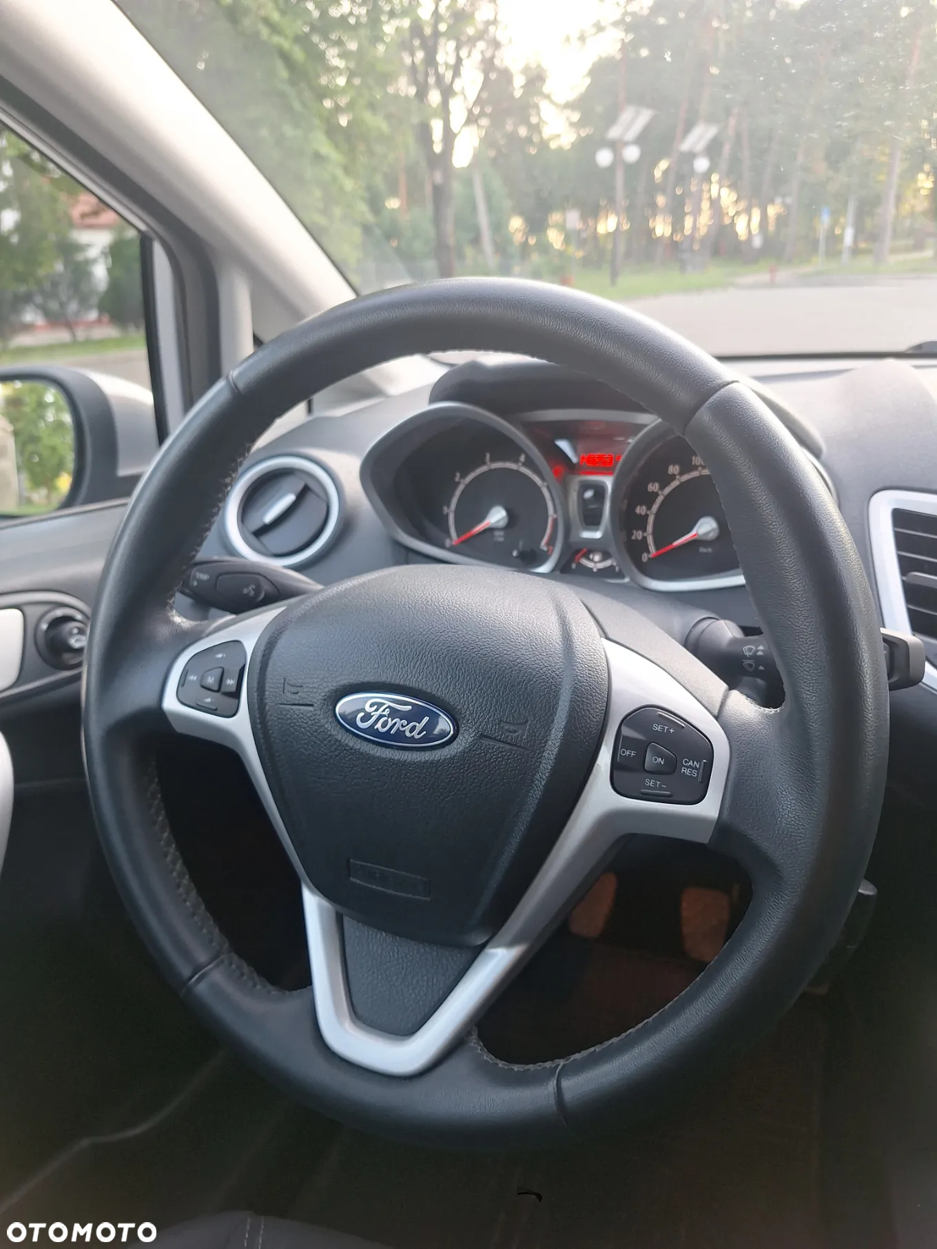 Ford Fiesta 1.6 Titanium - 12