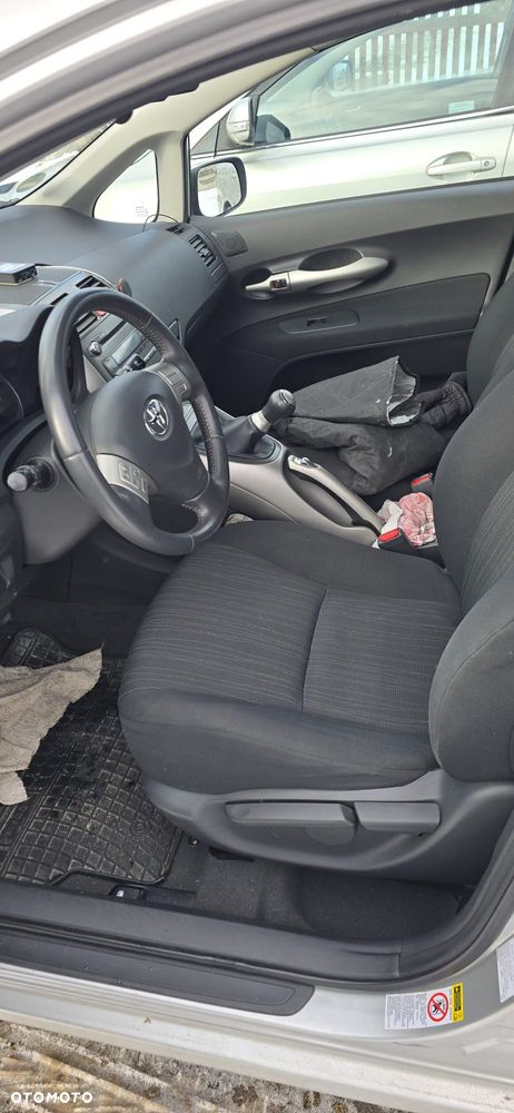 Toyota Auris 1.6 VVT-i Executive - 2