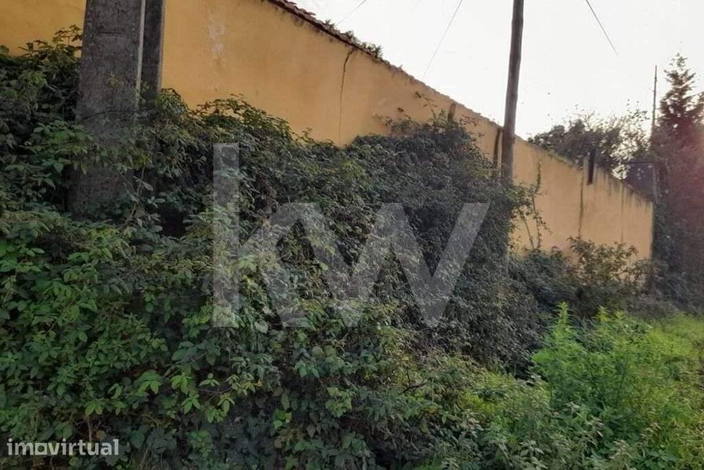 Moradia T3 com terreno de 1218m2 com possibilidade de construção - Grande imagem: 3/7